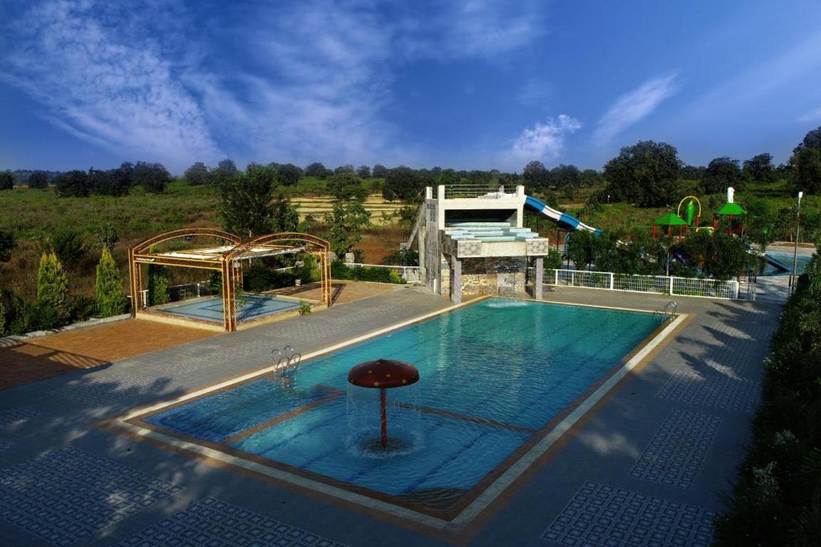 Nisarg Resort Джабалпур Екстер'єр фото